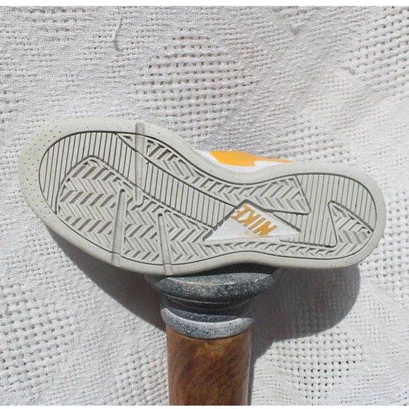 Nike Air Flight Huarache Lakers Size 9.5 705005-101 - Picture 10 of 10